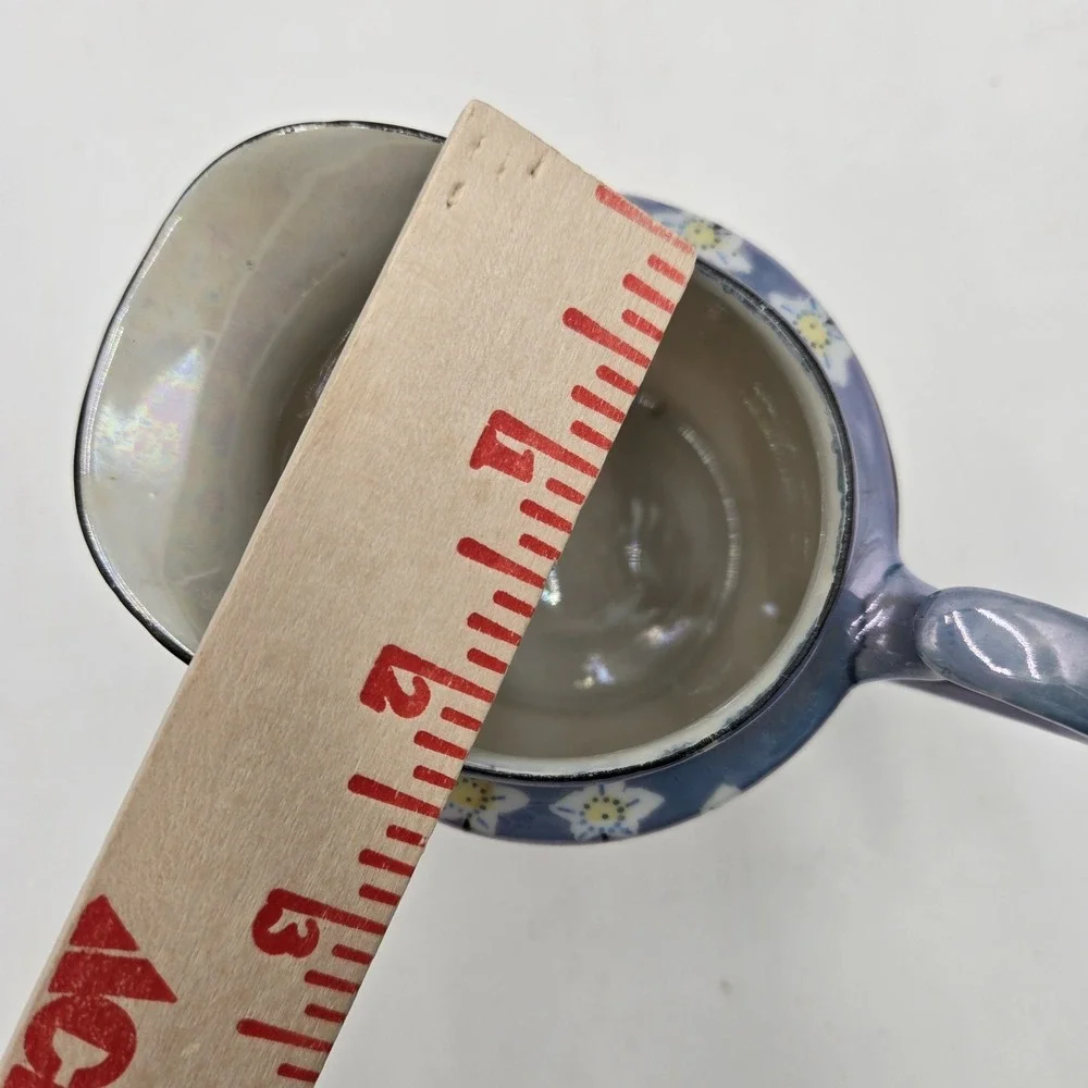 Unmarked no lid